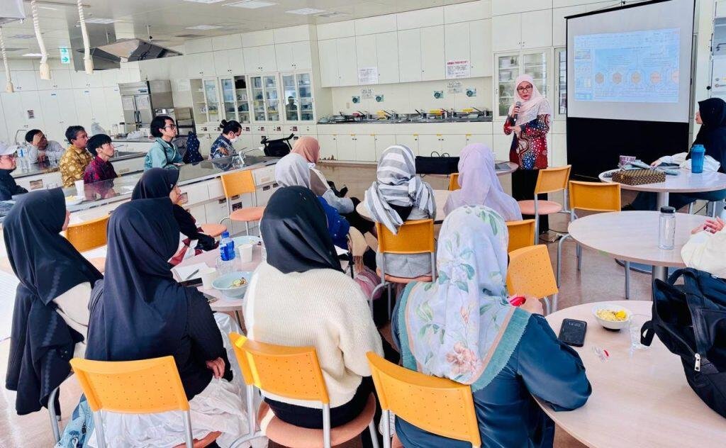 Hadapi Islamophobia, Dosen UMY Bekali Organisasi Muslim Hokkaido dengan Tata Kelola Modern