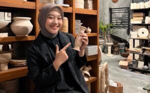 Dari Kampus Mengabdi untuk Umat: Jalan Dakwah Syofatun Nadifah Membangun Kemandirian Finansial melalui Eco Crafting ID