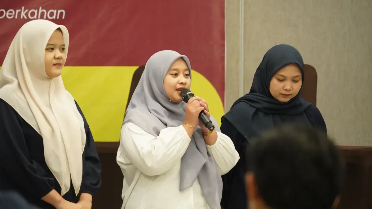 Tiga Anggota Surabaya Academia Forum Raih Beasiswa S2 ke Rusia dan India