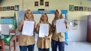Asah Kemampuan Menulis, Siswa MTs Muhammadiyah 4 Bulubrangsi Belajar Bahasa Jawa Lewat Observasi Tanaman