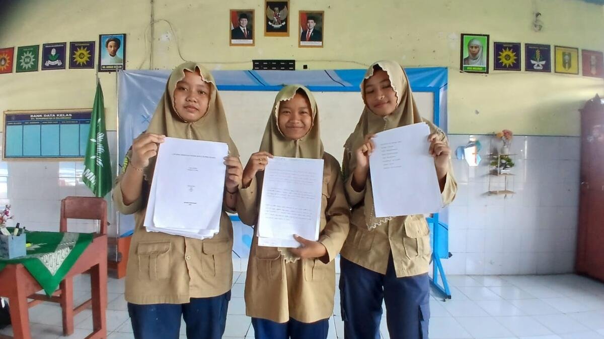 Asah Kemampuan Menulis, Siswa MTs Muhammadiyah 4 Bulubrangsi Belajar Bahasa Jawa Lewat Observasi Tanaman