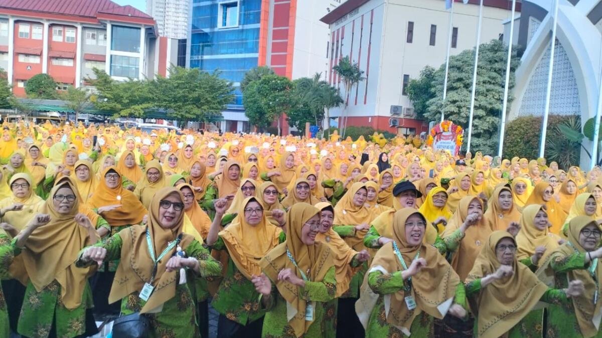 Lautan Kuning Semangat Berkemajuan, Milad Aisyiyah ke-109 Surabaya Satukan 1.500 Perempuan Inspiratif
