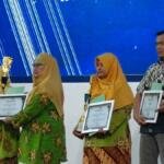 Lebih dari 40 Tahun Mengabdi, Innik Hikmatin Raih Juara I Tokoh Inspiratif Perlindungan Anak