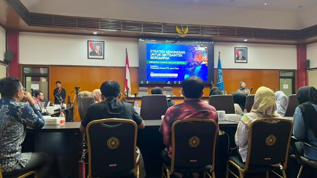 ITB Ahmad Dahlan Lamongan Ikuti Forum Penguatan Humas LLDIKTI VII