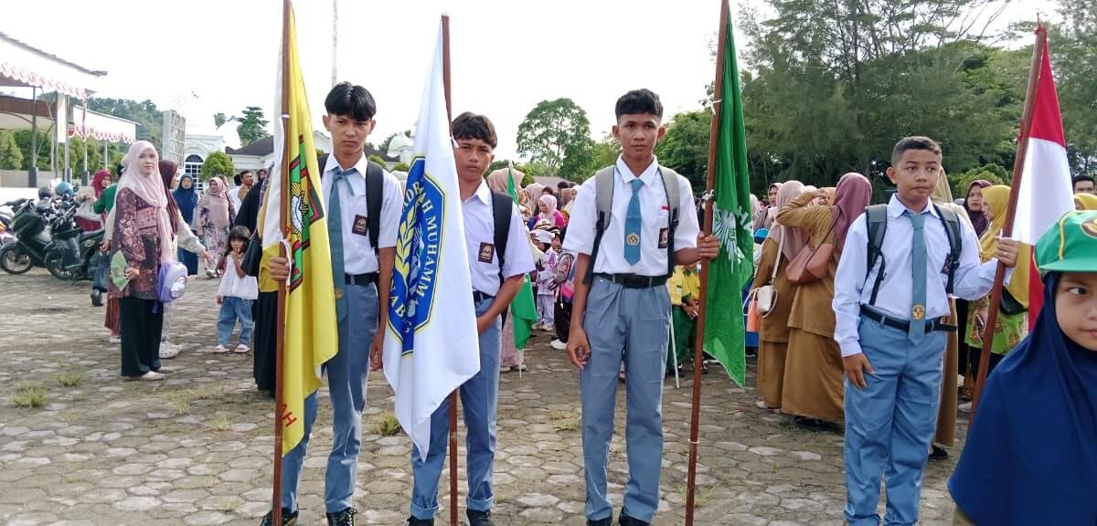 MA Muhammadiyah Sinabang Semarakkan Hari Pertama Sekolah dengan Pawai Sambut Siswa Baru