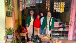 Mahasiswa Farmasi Uhamka Berdayakan Keluarga Dhuafa Lewat Implementasi Teologi Al-Ma’un