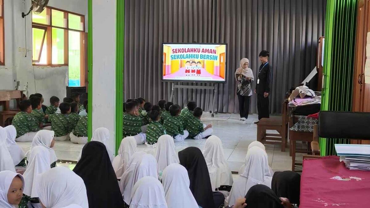 Mahasiswa KKN Umsura Dukung Sekolah Aman dan Sehat dengan Sosialisasi Hidup Bersih dan Anti Bullying