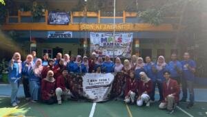 Mahasiswa KKN Umsura Edukasi Pemilahan Sampah di SDN Ketabang 1 Lewat Permainan Interaktif