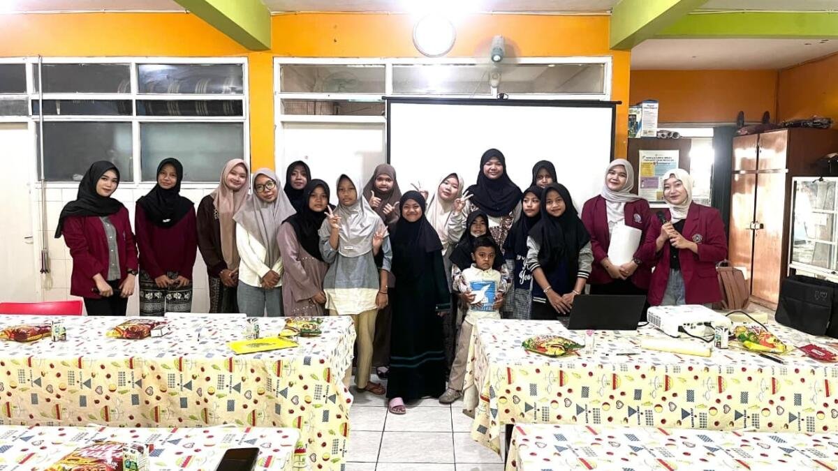 Mahasiswi Umsura Edukasi Remaja Panti Asuhan tentang Perencanaan Masa Depan