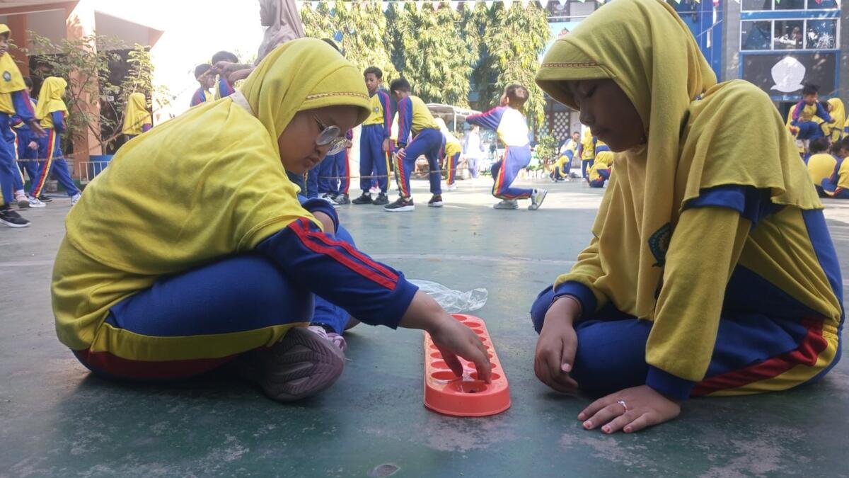 Marwa SD Muhammadiyah 3 Ikrom Wage Kenalkan Permainan Tradisional kepada Siswa