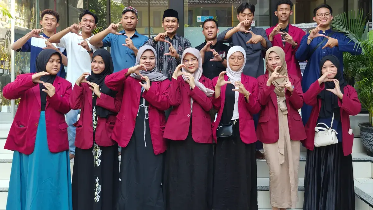 Medical Check Up Calon Penghuni Surga, Rektor Umsura Ajak Umat Periksa Kesehatan Hati
