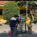 Mengikuti Program Bank Sampah Mahasiswa KKN Umsura di Desa Sidowungu