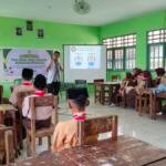 Menyimak Penyuluhan Bahaya Narkoba Dokter Spesialis Penyakit Dalam di MTs Al Khoiriyah 2 Mulyorejo