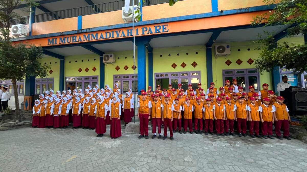 MI Muhammadiyah 1 Pare Lantik 90 Pengurus IPM Kids Periode 2026–2027