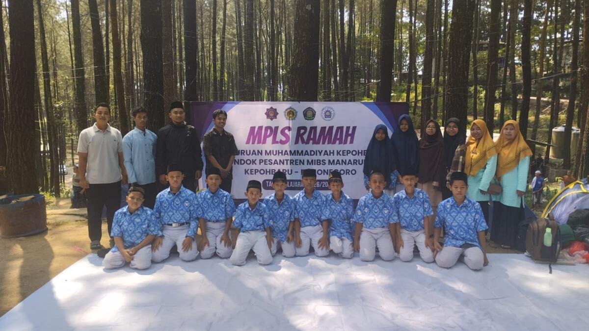 MIBS Manarul Ilmi Awali Tahun Ajaran dengan MPLS dan Tadabur Alam di Trawas