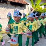 MPLS Ramah Day 5 PAUD Aisyiyah Karangasem 02 Paciran Tumbuhkan Keberanian Anak Tampil di Tengah Masyarakat