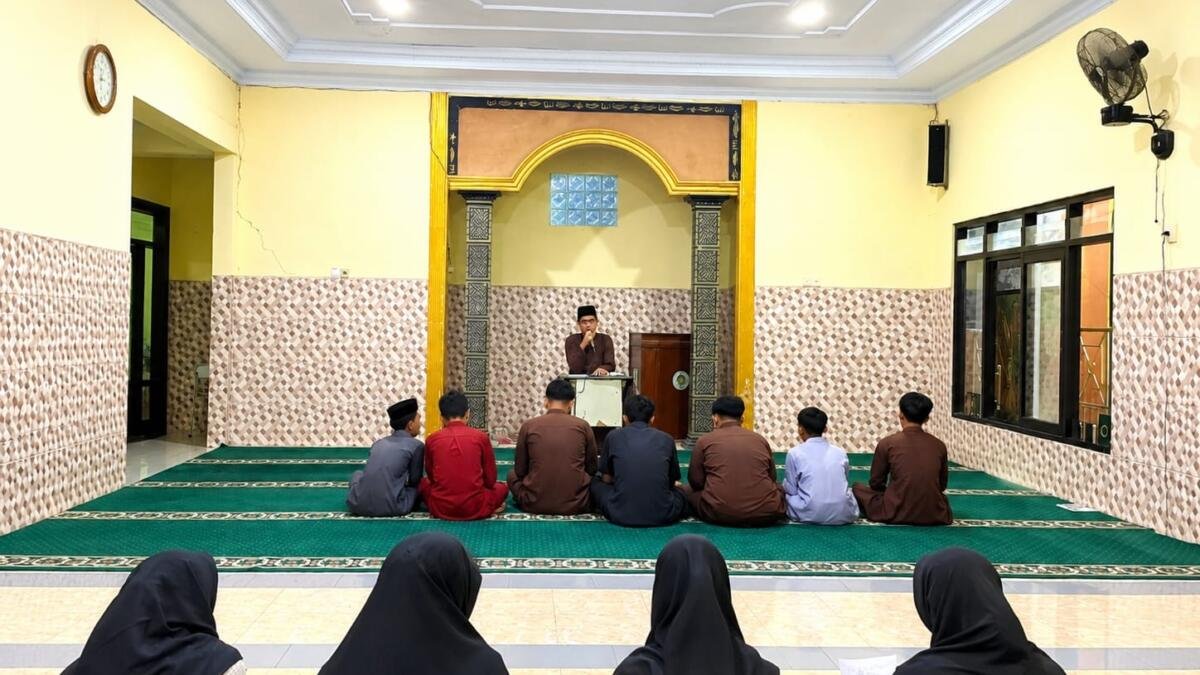 Muhadharah MBS Smamuga Latih Santri Berdakwah dan Public Speaking