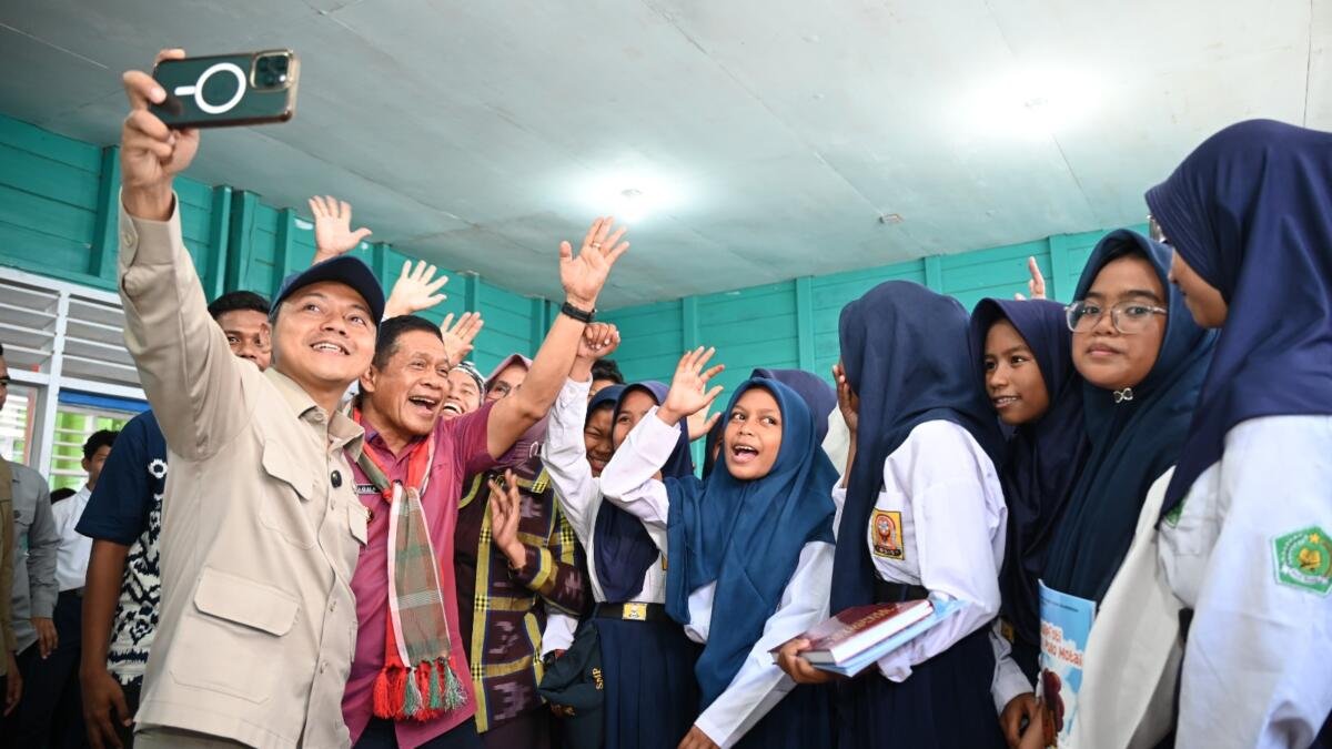 Murid Baru di Sekolah Atas Laut Wakatobi Rasakan MPLS Ramah, MBG hingga Kelas Digital
