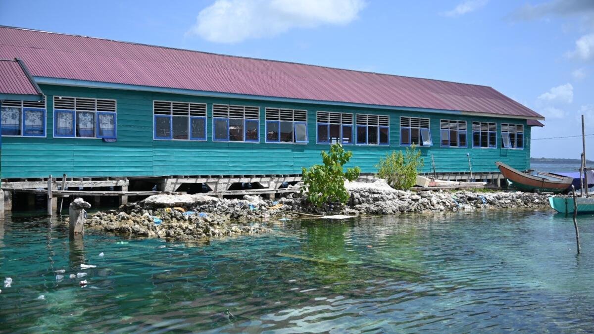 Murid Baru di Sekolah Atas Laut Wakatobi Rasakan MPLS Ramah, MBG hingga Kelas Digital