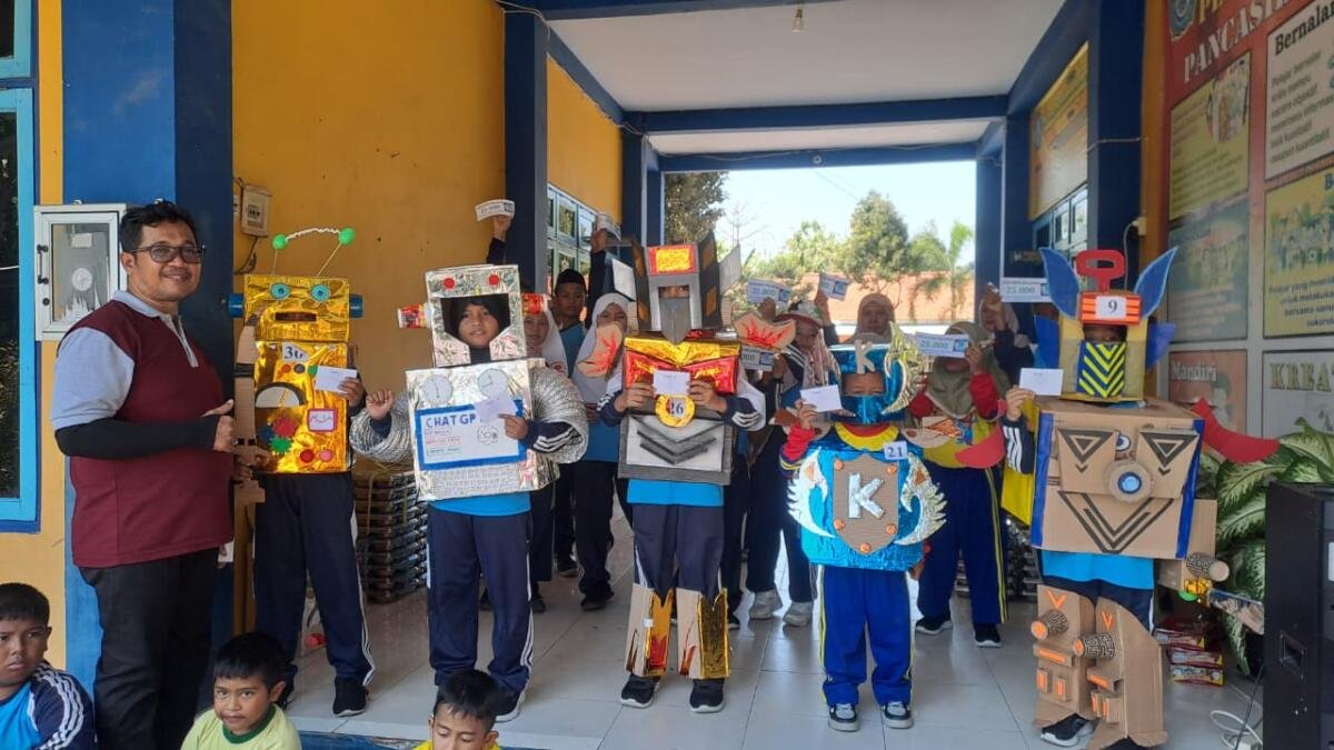 Pawai Robot Kardus Warnai Penutupan Fortasi SD Muhammadiyah Melirang