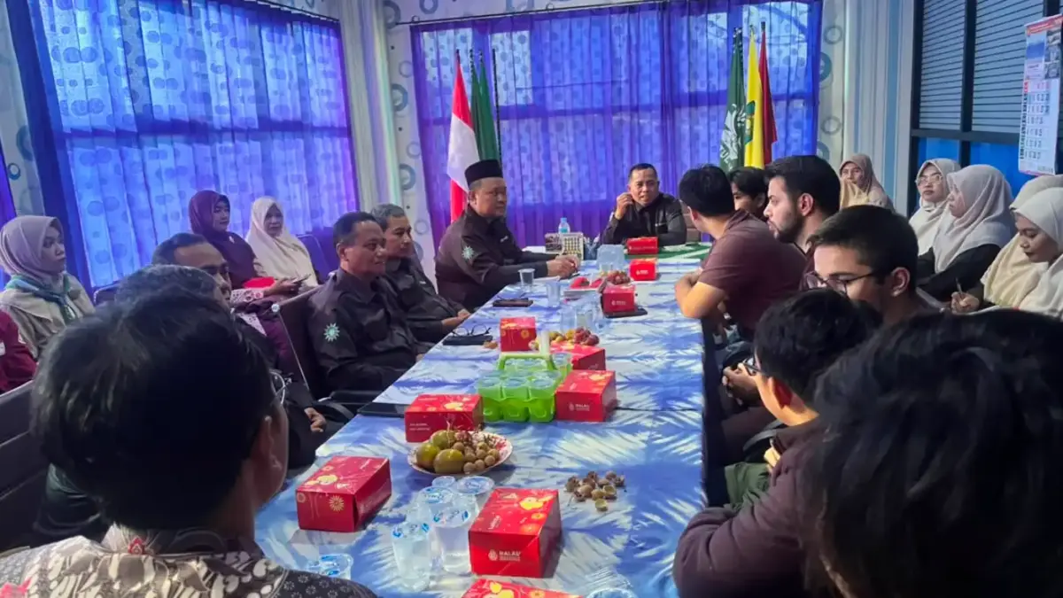 PCIM Turki dan Yayasan Yedi Hilal Kunjungi PCM Kenjeran, Pelajari Sejarah dan Kiprah Muhammadiyah