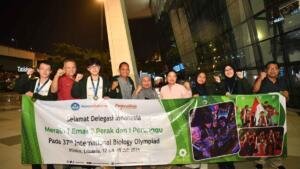 Pelajar Indonesia Persembahkan Emas di International Biology Olympiad 2026