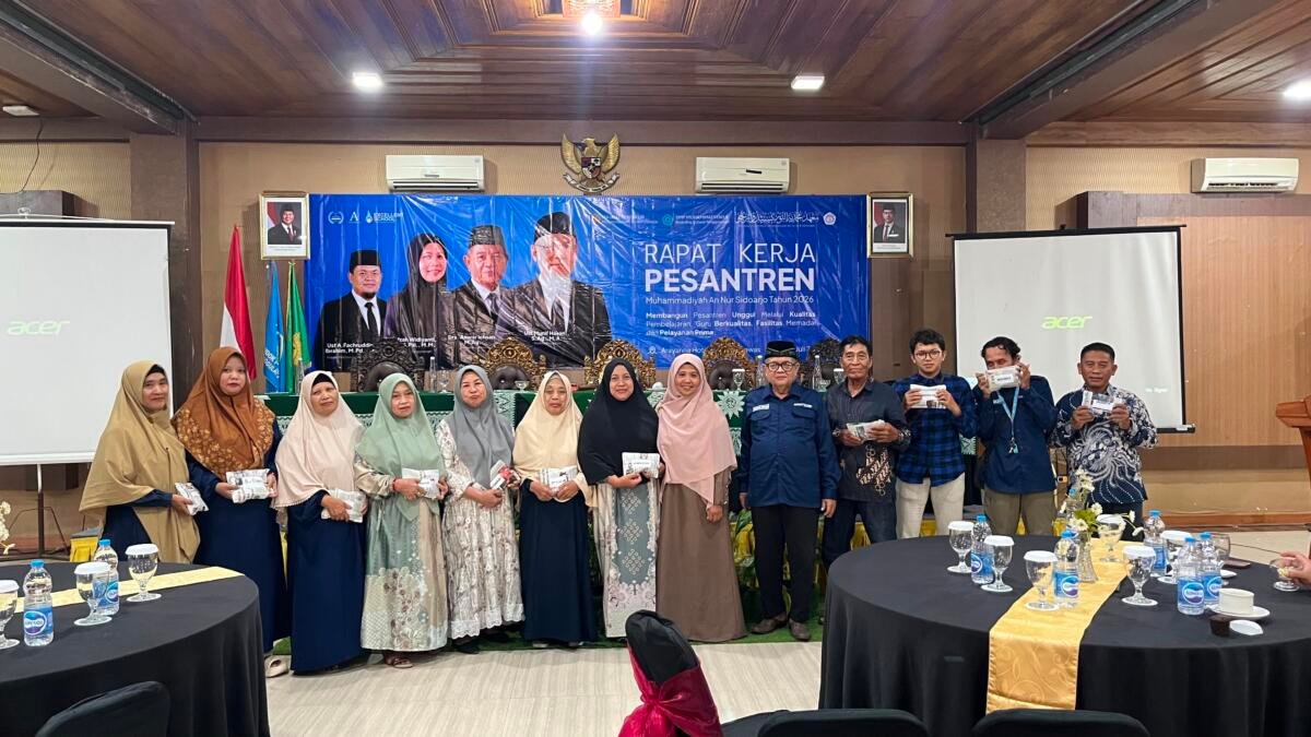 PPM An Nur Sidoarjo Beri Penghargaan kepada Ibu Dapur dan Petugas Kebersihan saat Raker Pleno