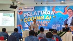 Tahun Ajaran Baru, Guru MTs Muhammadiyah 2 Pondok Karangasem Ikuti Pelatihan AI dan Service Excellence