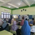 Pelatihan Multimedia SD Almadany Gresik Bedah Merek hingga Teknik Fotografi