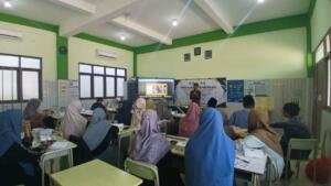 Pelatihan Multimedia SD Almadany Gresik Bedah Merek hingga Teknik Fotografi