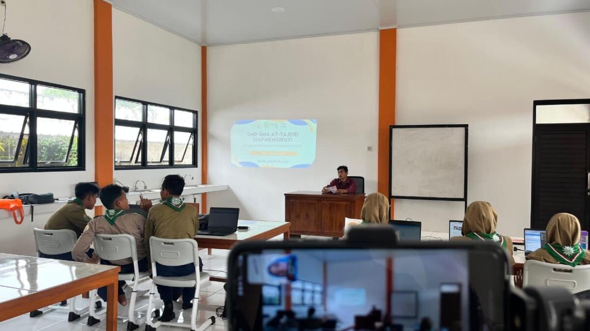 Empat Kali Berturut-turut Berprestasi! Siswa SMP dan SMA At-Tajdid Muhammadiyah Blora Kembali Juarai Olimpiade Bahasa Arab ke-9 Tingkat Kabupaten (Afif Firmansyah/PWMU.CO)