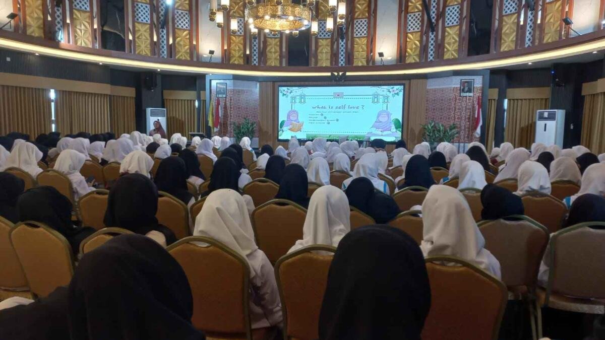 SMK Muhammadiyah 7 Gondanglegi Bekali Siswi Nilai Islami dengan Kajian keputrian 