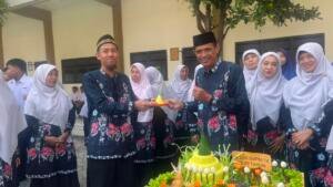 SMP Muhammadiyah 14 Karangasem Buka MPLS dan Peringati Dies Natalis Ke-43