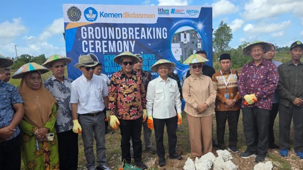 Wamendikdasmen Fajar Letakkan Batu Pertama Kampus ITBM Wakatobi, Perkuat Pembangunan SDM Wilayah Kepulauan