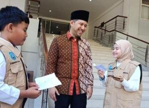 Wartawan Cilik Mudipat Rela Menunggu 3,5 Jam Demi Wawancarai Wakil Gubernur Jatim Emil Dardak