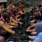 30 Siswa SDN 2 Pondokagung Belajar Tanam Toga Bersama KKN MAs Kelompok 26