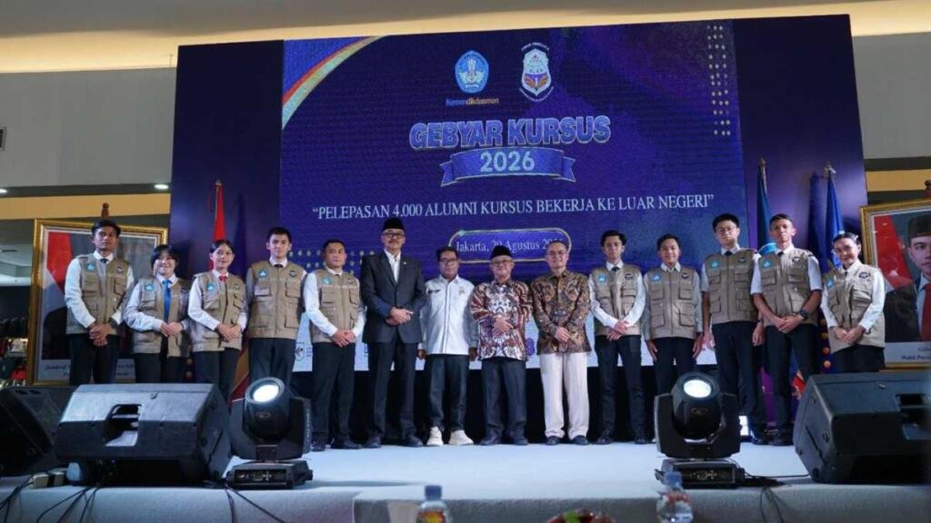 4.021 Alumni LKP Dilepas Bekerja di 11 Negara, Bawa Keterampilan Indonesia ke Dunia