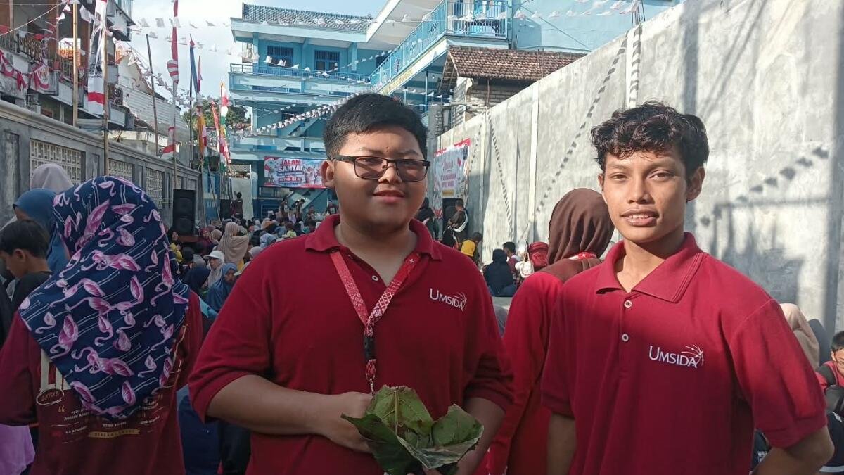 700 Peserta Ikuti Jalan Santai MIM 13 Sendangagung, Mahasiswa KKN  Umsida Turut Meramaikan