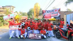 “8C untuk Indonesia”, SMPM 12 Paciran Kobarkan Semangat Garuda di Karnaval HUT ke-81 RI