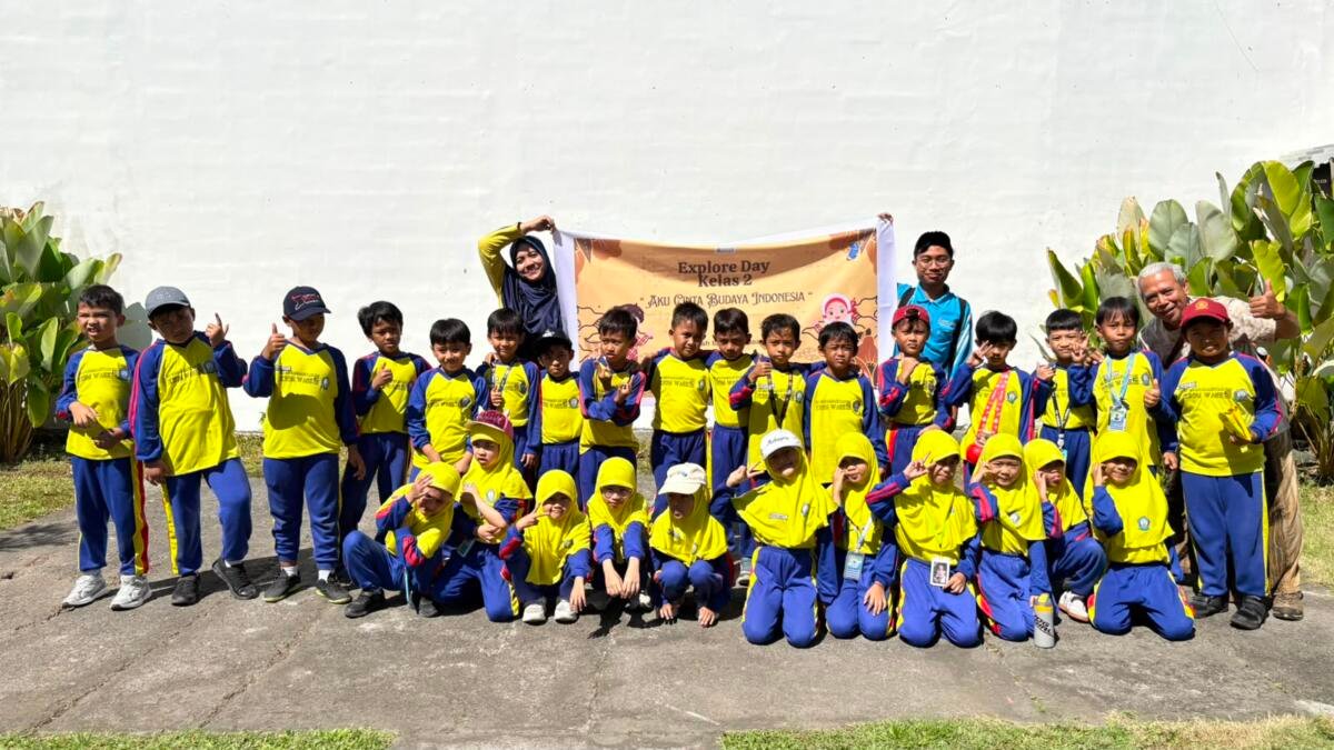 Asyiknya Siswa SD Muhammadiyah 3 Ikrom Belajar Membatik dengan Batang Pakcoy