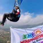 Bersama Mudeba, Al Fatih Terbang Tinggi Kibarkan Giant Flag di Langit Kota Batu