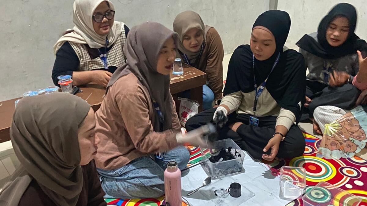 Bonggol Jagung Tak Lagi Terbuang, KKN 22 Umla Kenalkan Cara Jadi Briket