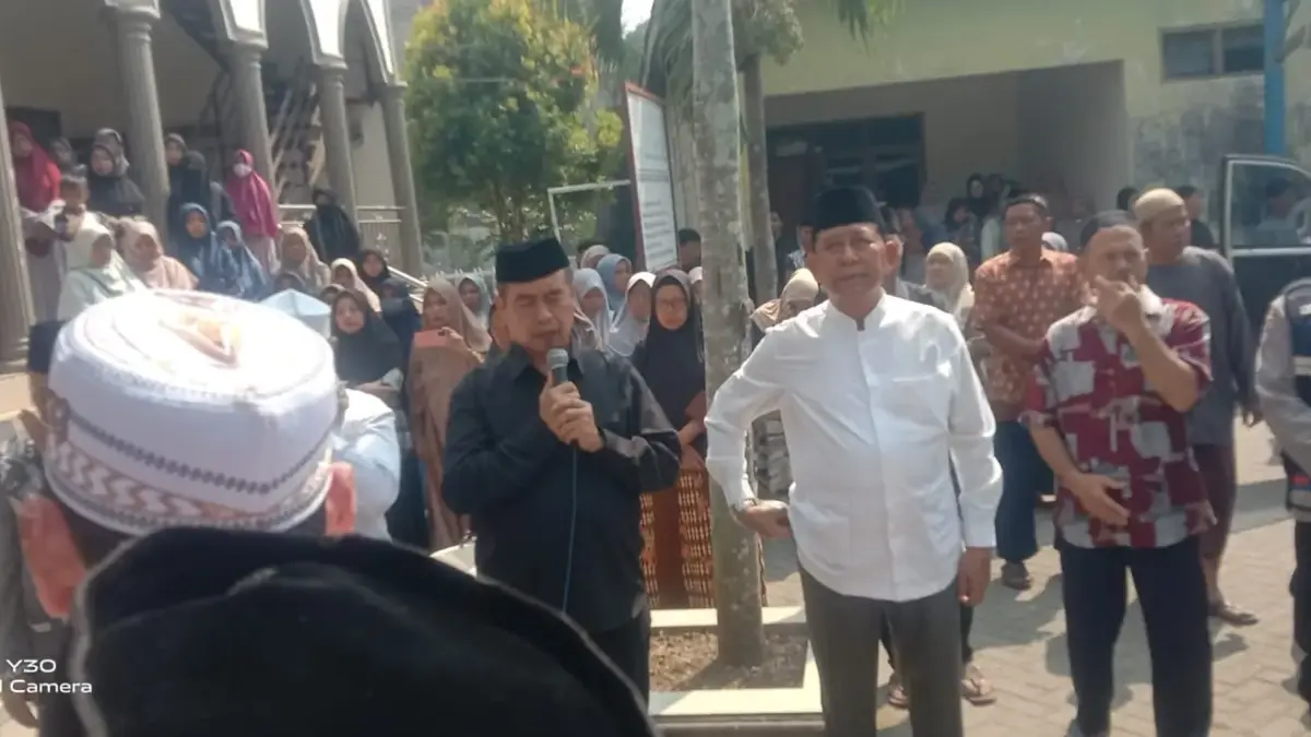 Bupati Madiun Antar KH Agus Tri Cahyono ke Peristirahatan Terakhir