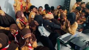 Cegah Perundungan dari Perilaku Usil, KKN Berdampak UMM Edukasi Siswa SD di Kediri