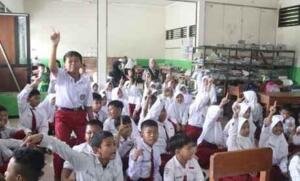 Cegah Perundungan Sejak Dini, KKN STIT Muhammadiyah Bojonegoro Sosialisasi Anti-Bullying di SDN Prigi 1