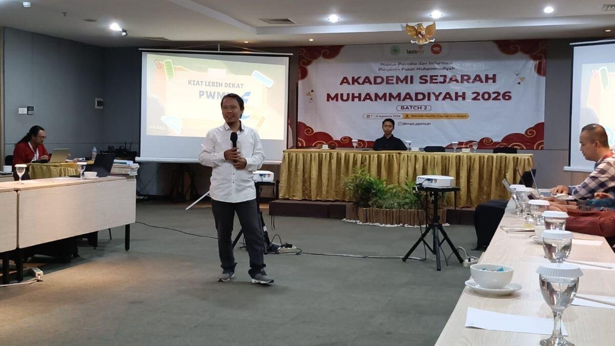 Dari “Kebesaran” Tokoh hingga Periksa AI, Bedah Sejarah Tersembunyi Muhammadiyah Bersama Cak Kholid