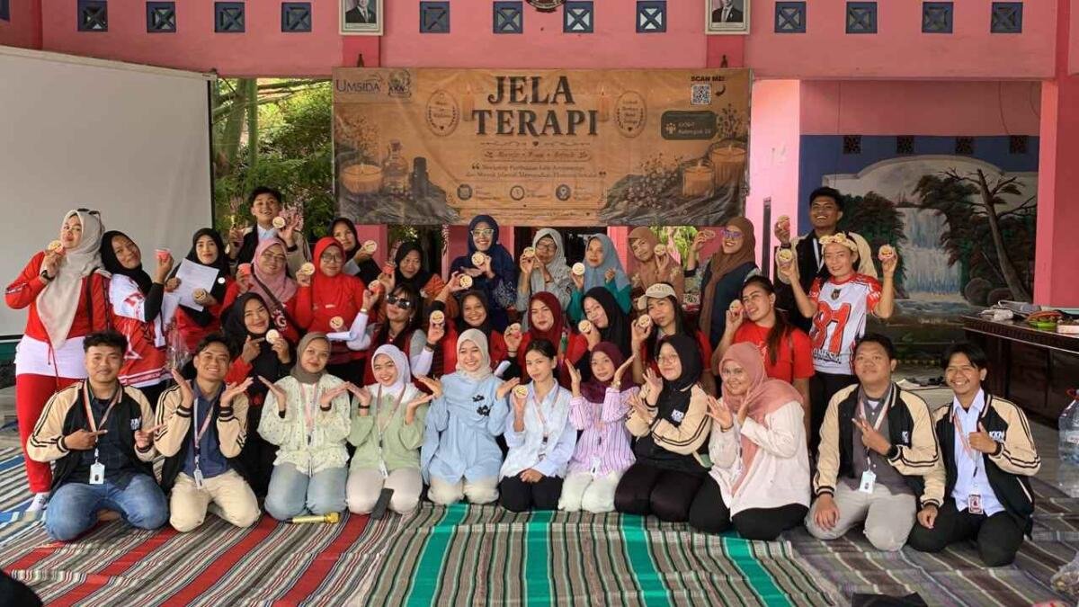 Dari Limbah Jadi Berkah, KKN-T 26 Umsida Sulap Minyak Jelantah Menjadi Lilin Aromaterapi