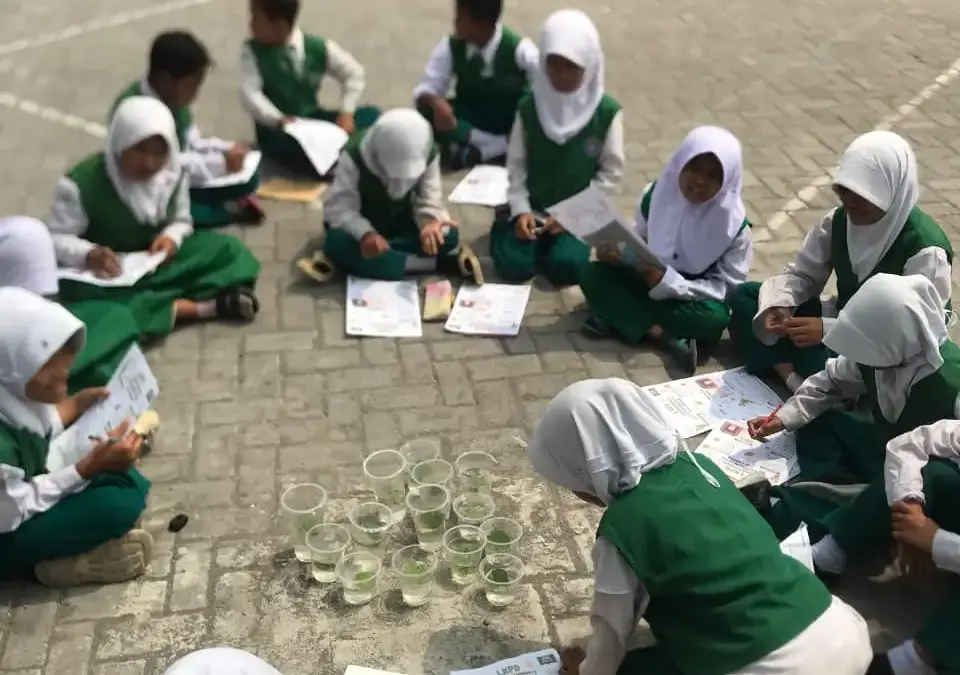 Deep Learning Bikin Siswa MIM 04 Al-Azhar Antusias Belajar Fotosintesis