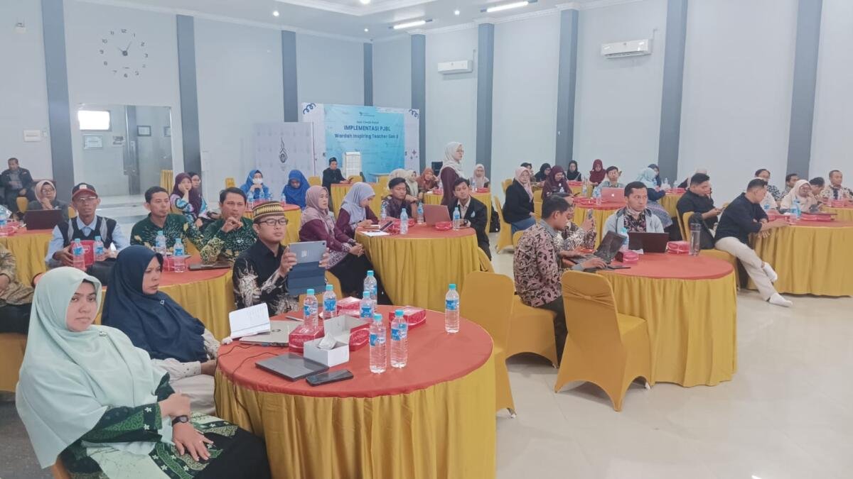 Di Tengah Ledakan Media Sosial, FOSKAM Jatim Ajak Kepala Sekolah Kembali Menghidupkan Budaya Menulis