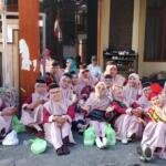 Drumband Jaya Pertiwi Aisyiyah Tampil di Kandang Sendiri, Semarakkan Karnaval HUT ke-81 RI di Sendangagung